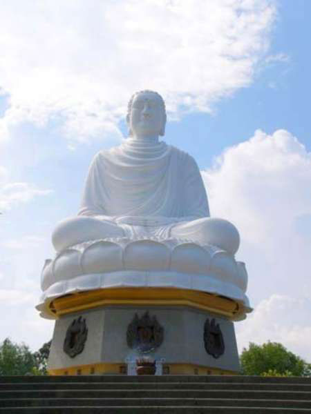 Сидящий Будда, Нячанг, Вьетнам